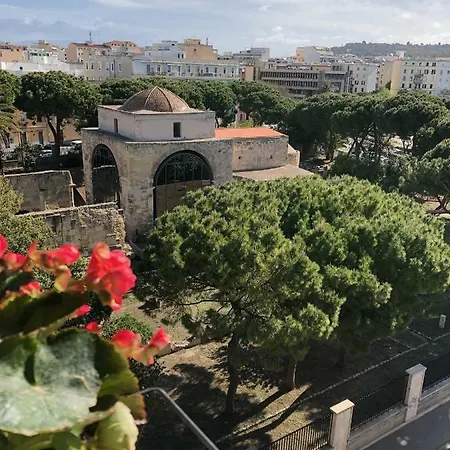 San Saturnino Centro Storico דירה קליארי